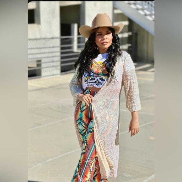 Sequin Iridescent Champagne Duster With Belle Sleeves - Picture 2 of 9